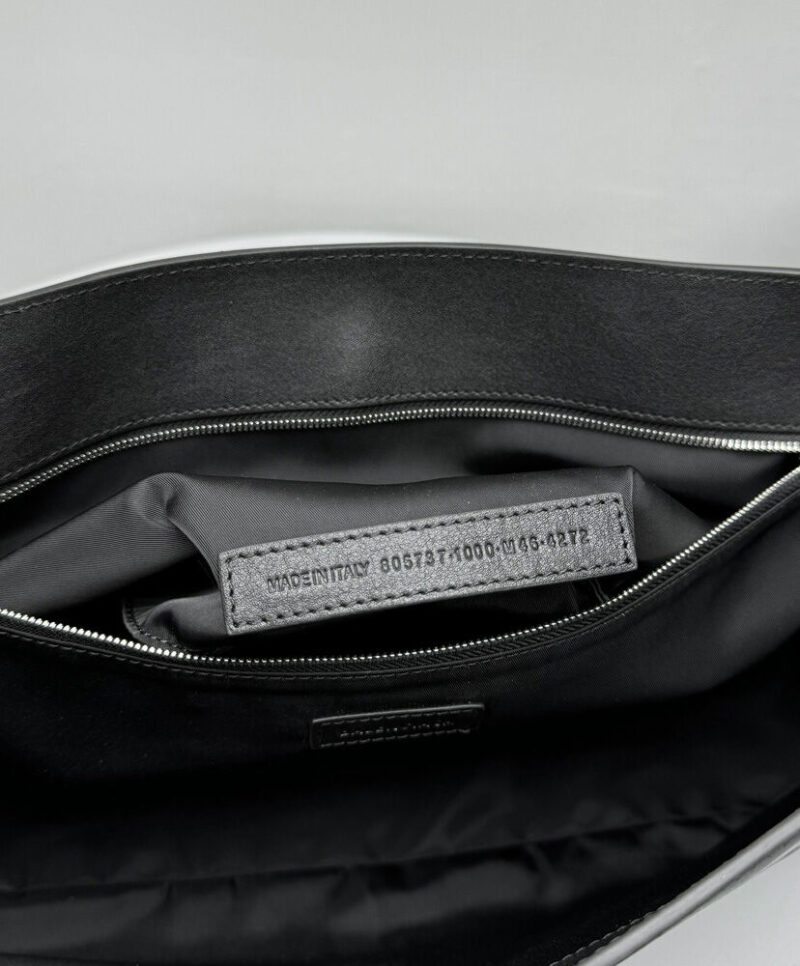 Balenciaga Grungy Medium Messenger Bag Black